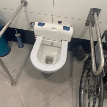 Opet Ağrı Merkezdeki Tuvaletlerin Hijyen Sorunu