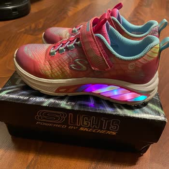 Az Kullanılan Skechers Çocuk Ayakkabısında Işık Arızası