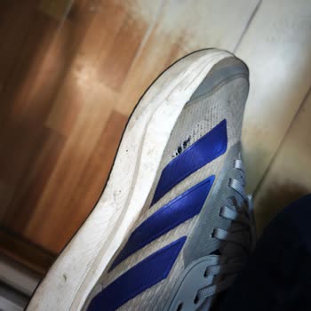 Garanti Süresi Dolmadan Ayakkabının Kendi Kendine Açılması Ve Adidas'ın Kullanıcı Hatası İddiası