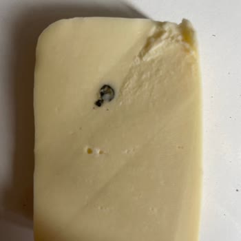 Şok Market Kaşar Peynirinde Tanımlanamayan Yabancı Cisim