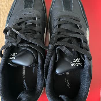 Reebok Ayakkabısındaki İç Yırtıklar Kullanıcı Hatası Olarak Değerlendirildi