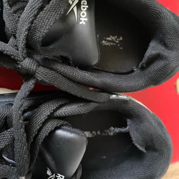 Reebok Ayakkabısındaki İç Yırtıklar Kullanıcı Hatası Olarak Değerlendirildi