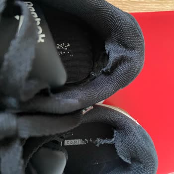 Reebok Ayakkabısındaki İç Yırtıklar Kullanıcı Hatası Olarak Değerlendirildi
