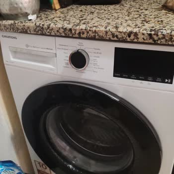Grundig Çamaşır Makinesinde Sürekli Sıkma Ve Su Sızıntısı, Servis Yetersizliği Ve Değişim Talebi