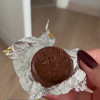 Eti Çikolatadan Kurt Çıktı