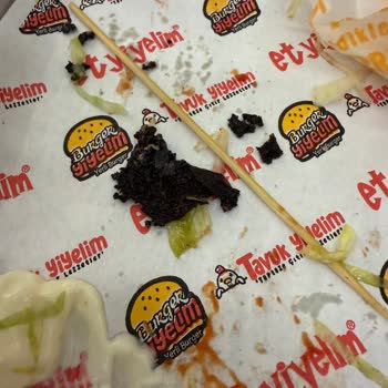 Yanık Ve İyi Pişmemiş Hamburgerler Nedeniyle Ödediğim Ücretin İadesini Talep Ediyorum