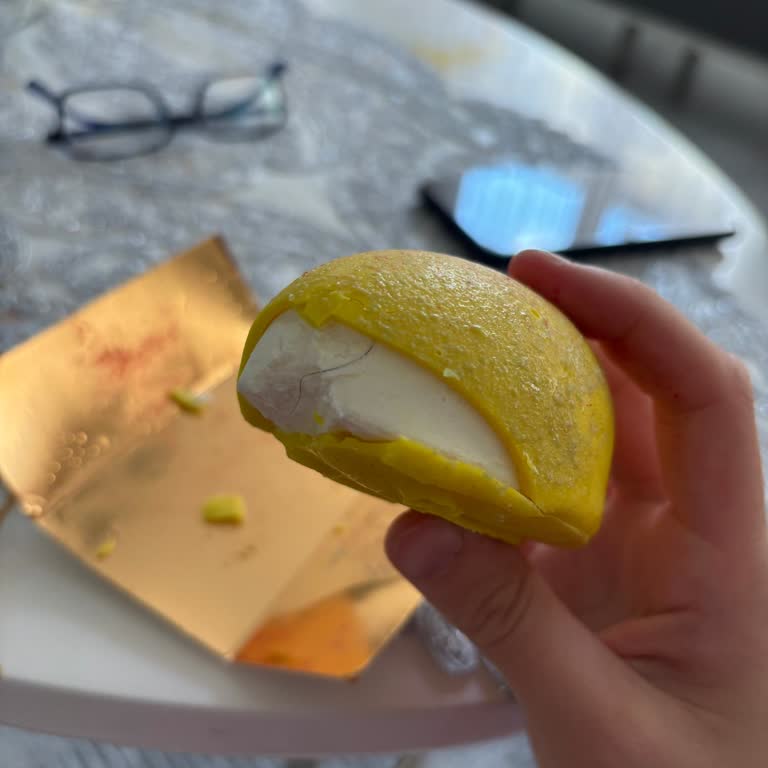 Arma Grup Gıda Frozella Marka Mango Tatlısını Açtığım Anda Ürünün İçinden Kıl Çıktı