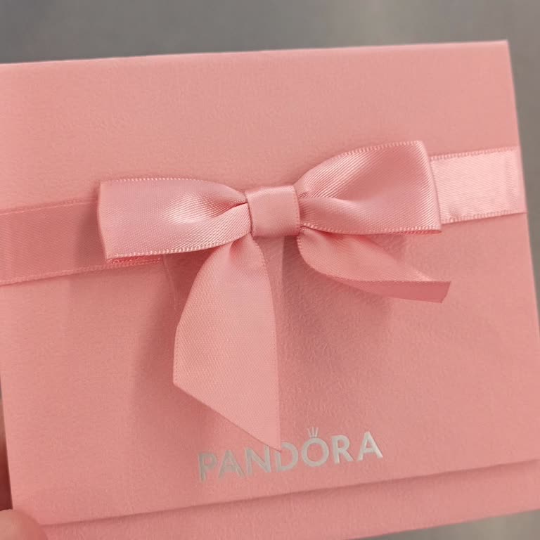 Pandora Mağazasında 250 TL Hediye Paketi Ücreti Müşteriyi Soğuttu