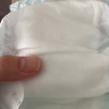 Bebek Bezinde Sert Plastik Parçalar Bulunması