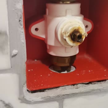 Arti Marka Ankastre Musluğunda Su Sızıntısı Alt Dükkanın Çökmesine Ve Faturanın Artmasına Sebep