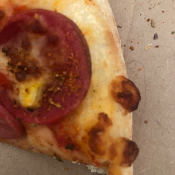 Pizza’da Saç Bulunması Hijyen Ve Sağlık Endişesi Yarattı