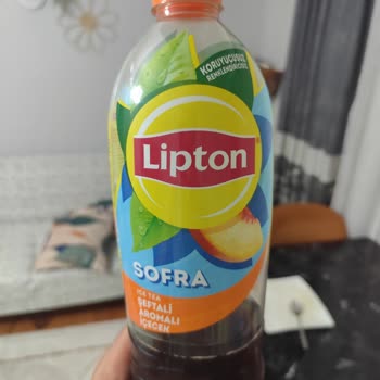 Lipton Ice Tea Şişesinde Kağıt Parçası Ve Küf Tortusu