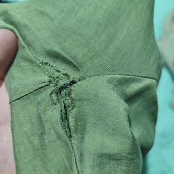 Kısa Sürede Yırtılan Haki Takımda Kumaş Sorunu Ve Ücretsiz Değişim Talebi