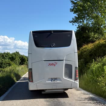 Jolly Tur Otobüs Şoförünün Tehlikeli Sürüşü Üç Yakın Kaza Riski Oluşturdu