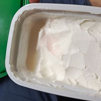İçim Labne Peynirinde Pembe Lekeler Ve Bebek İçin Güvensizlik
