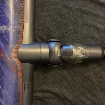 Dyson V12 Çöp Haznesi Ve Halı Başlığı Kısa Sürede Kırıldı, Garanti Dışı Ücretsiz Değişim Talebi