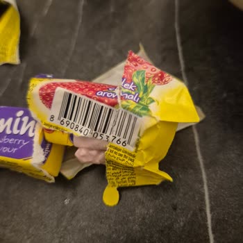 Ambalajsız Ve Küflü Ülker Kremini Çilek Aromalı Üründe Hijyen Sorunu