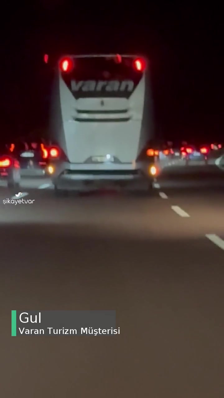 Varan Turizm Yolcu Otobüsü Yolcuları Ve Trafiği Tehlikeye Atıyor videonun kapak resmi