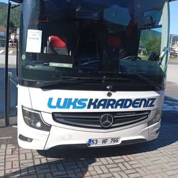 Lüks Karadeniz Otobüs Gecikmesi Ve Değişikliği Nedeniyle Bilgilendirme Eksikliği Ve Ücret İadesi