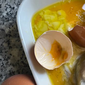 BİM Şubesinde Son Kullanma Tarihi Geçmemiş Yumurta Çürük Çıktı