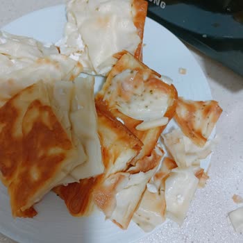 Küflü Börek Satın Aldım Ve Güvenim Sarsıldı