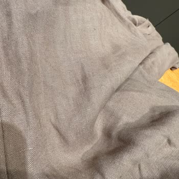 Keten Gömlekte Hızlı Tiftiklenme Ve İplerin Atması Nedeniyle İade Talebi