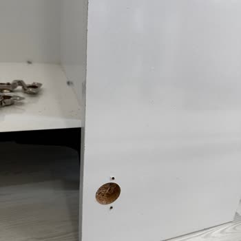 Hatalı Menteşe Dolabı Kullanılamaz Kıldı, Marangoz Masrafı Ve Zaman Kaybı Yaşadım