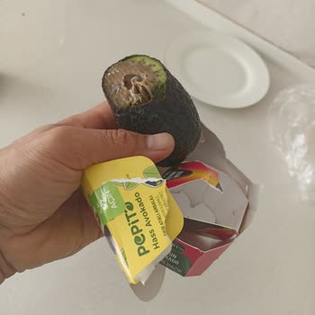 Yemeye Hazır Avokadolar Çürük Çıktı Ve İade İle Özür Talebi