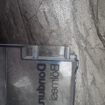 Vestel Buzdolabının Derin Dondurucu Kapağı Kendi Kendine Kırıldı, Ücretsiz Değişim Talebi