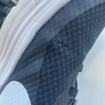Nike Revolution 8 Kadın Koşu Ayakkabısında Kısa Sürede Kenar Açılmaları Değişim Talebi