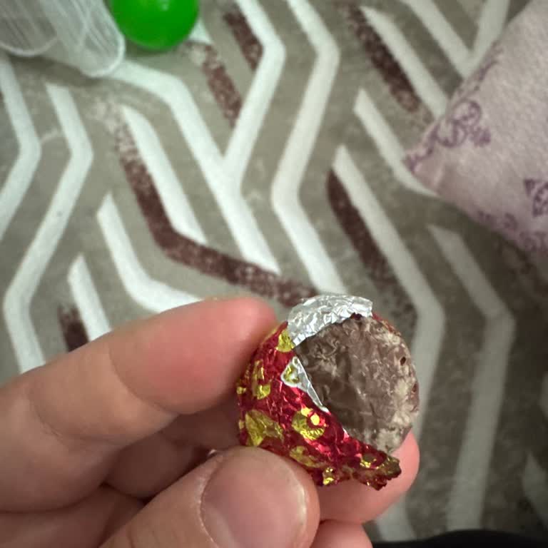 Ülker Çikolatası Beyazlamış Ve Tadı Bozuk