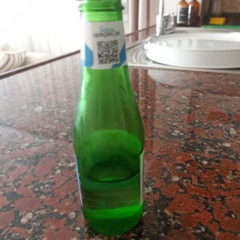 Seyhanlar Güzelyalı Şubesinde Kızılay Maden Suyu Paketi Yarım Dolu Şişeler Şikayeti