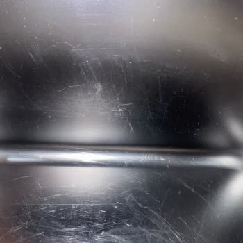 Paslanmaz Çelik Kedi Tuvalet Kabında Kısa Sürede Pas Ve Korozyon