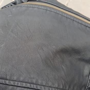 Kısa Sürede Renk Solması Ve Sökük Gösteren Deri Mont İçin Değişim Talebi