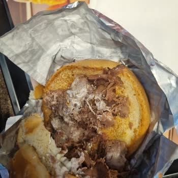 Antalya Agora Arby's Şubesinde Çürük Patates Ve Kötü Personel Davranışı