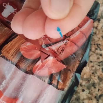 Aytaç Sosisinde Plastik Parça Tespit Edildi