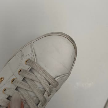 Guess Ayakkabısının Dikişleri Kısa Sürede Açıldı İade Talebi
