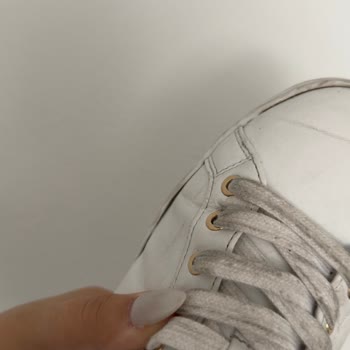 Guess Ayakkabısının Dikişleri Kısa Sürede Açıldı İade Talebi