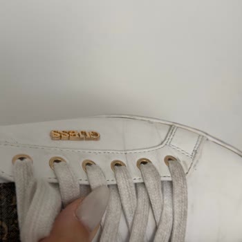Guess Ayakkabısının Dikişleri Kısa Sürede Açıldı İade Talebi