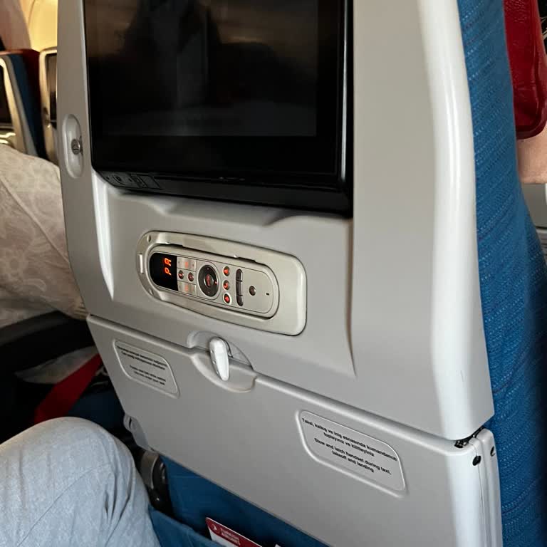 Business Sınıfı Upgrade'ı İptal Edildi Ve Ekonomi Koltuğuna Zorla Oturtuldu