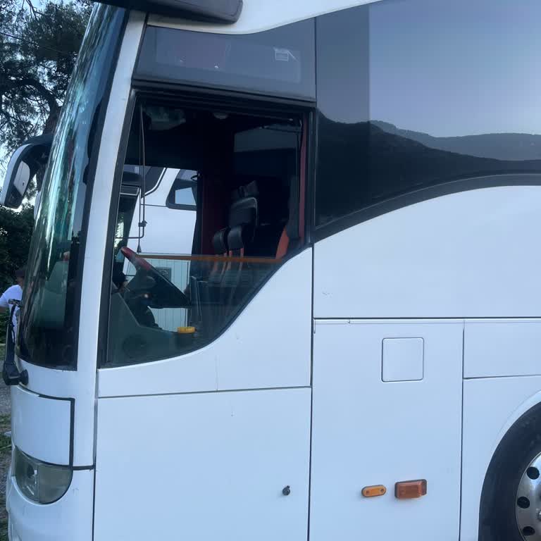 Marmaris Datça Turunda Sürekli Otobüs Değişikliği Ve Profesyonel Olmayan Rehberlik