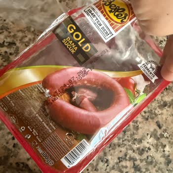 Irmaklar Market’ten Uzun Son Kullanma Tarihli Küflü Sucuk