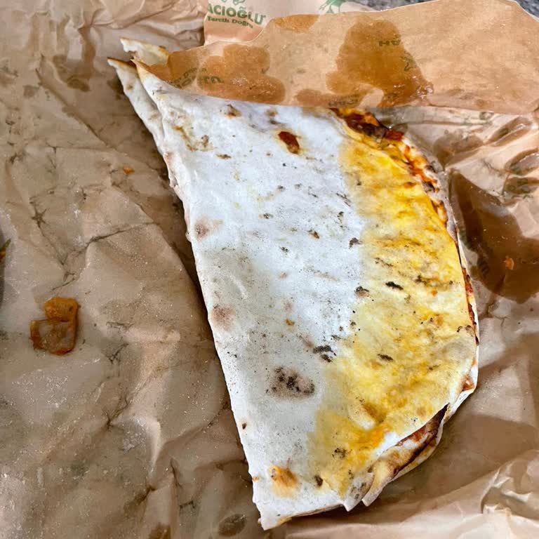 Çiğ Lahmacun Ve Müşteri Hizmetlerine Ulaşılamaması Nedeniyle İade Talebi