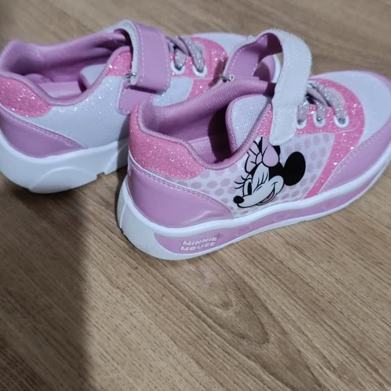 Minnie Mouse Işıklı Ayakkabının İlk Saatlerde Arızalanması Ve Değişim Reddine Şikayet