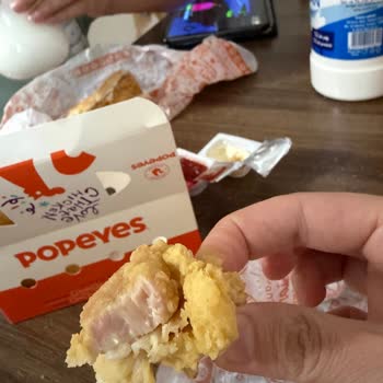 Çiğ Tavuk Ve Bayat Ürünler: Popeyes Siparişinde Sağlık Riski