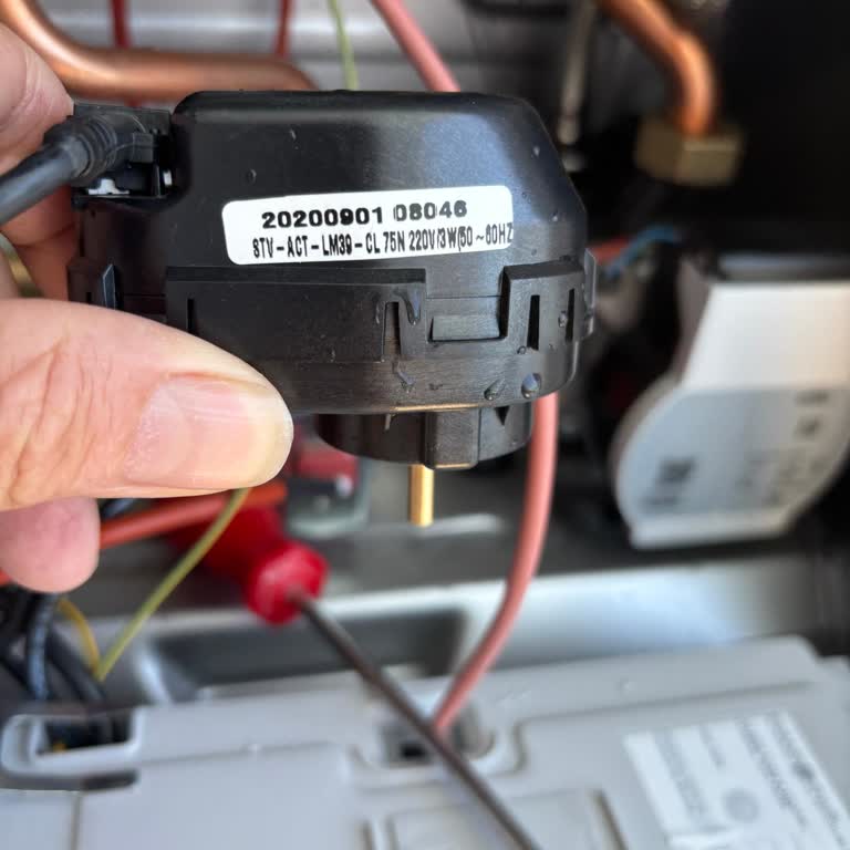 Warmhaus Kombimde Üç Yollu Vana Arızası Ve Ücretsiz Parça İsteği