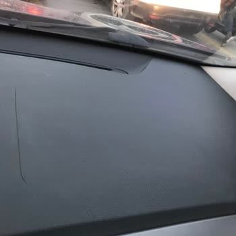 Kia Sportage 2012 Model Airbag Üstündeki Çatlak Ve Acil Güvenlik Riski