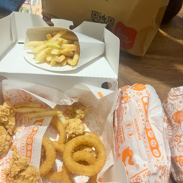 Popeyes Siparişimde Kova Patates Yerine Küçük Patates, Kanatlar Ve Yeşillik Eksik