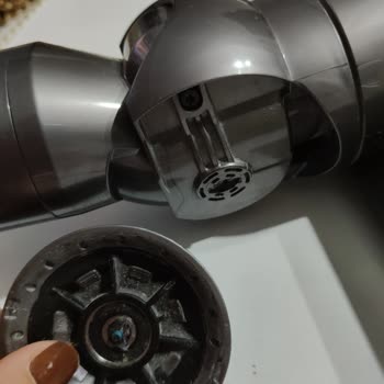 Dyson V15 Süpürge Başlık Vidalarının Kırılması Garanti Kapsamına Alınmadı