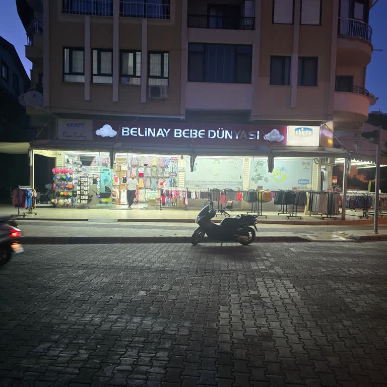 Karanlık Köşede Çocuk Üst Değiştirme Talebim Umursuzca Reddedildi
